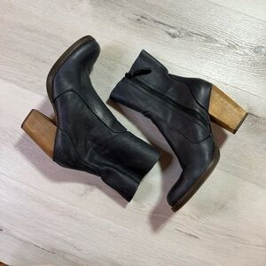 Latigo Friend Bootie, Slate Black, size 8.5 m